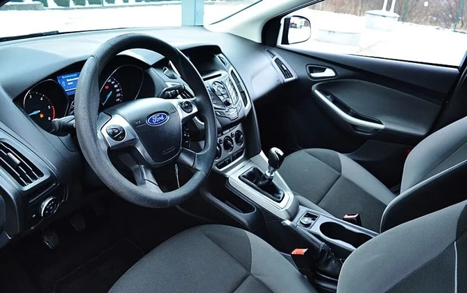 Ford Focus cena 26999 przebieg: 185000, rok produkcji 2012 z Łaszczów małe 154